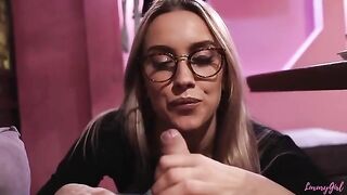 A young girl made a blowjob in the restaurant, right in the dining room!