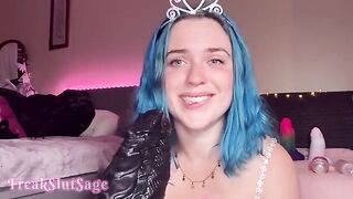Princess gets her asshole gapped by a massive toy on the Fuck Machine