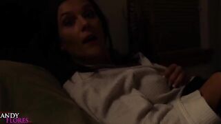 The teacher and student shared a bed in the hotel, losing self-control