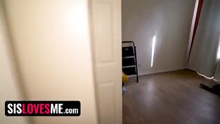 A girl in stockings fucks with her vibrator and shows it online