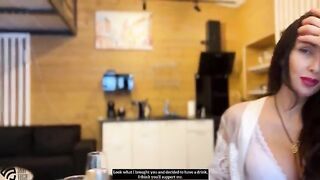 MILF got a shaking orgasm and cum in her pussy