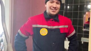 The girl was unfaithful to her husband at a locksmith's workshop