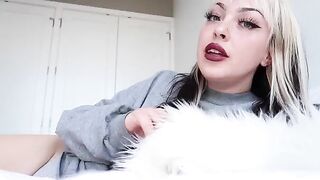 The girl is persuading her boyfriend to eat her pussy