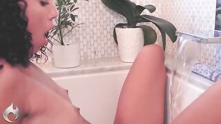 Good morning, beautiful! Lazy morning sex with stunning babe Alexis Tae