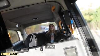 Jayla De Angelis gives the cabbie a blowjob through his glove