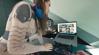 A nasty hater tries to ban a streamer by fucking him