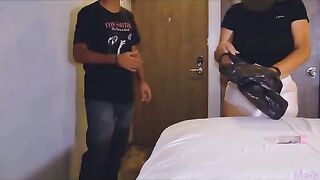 I asked for a consoler online and I fucked the delivery guy, very inexperienced