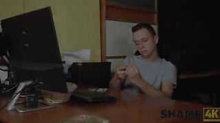 The guy played a trick on the shop assistant and had wild sex