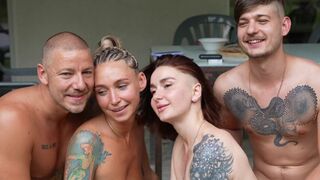 Real amateur foursome with OWIAKS and LeoKleo's steamy action