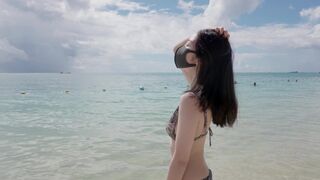 A petite Chinese girl was played with by her boyfriend in a steamy preview