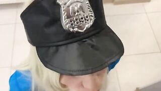 A hot police girl arrived at the apartment to catch a robber
