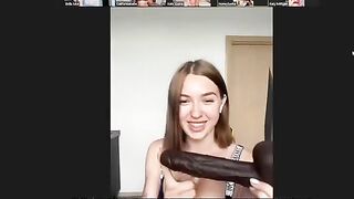 Five hot lesbians fucking each other on a zoom call. Pure fire!