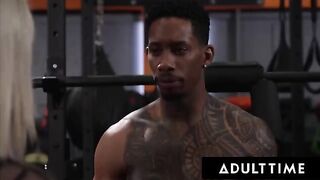 Muscle guy Jesus Reyes filled every hole of ebony beauty Zaawaadi in hardcore action