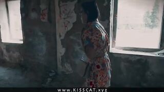 A babe called a stranger to fuck in an abandoned house in HD