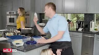 A lucky dude got a taste of housewife Rachael’s sauce