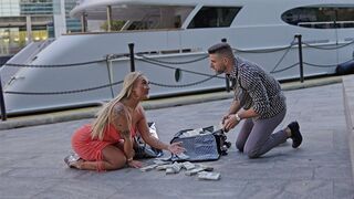 A British PAWG is willing to do anything for a million dollars, even getting intimate with a stranger she just met