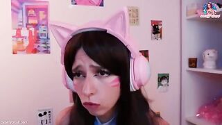 Overwatch cosplay with Dva, taking a dick while playing a game