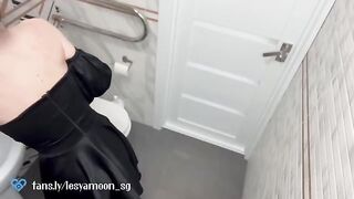 The first night date turned into a passionate encounter in the toilet