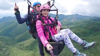 Sexx Sexxx has an extreme squirt while paragliding at 2200 m above the sea