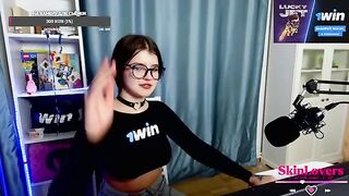 A streamer gave her body to me during a donation stream on Twitch