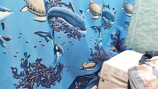 I fucked the bathroom of a beautiful petite babe when nobody was at home