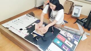 Stepsister got her asshole filled with cum through a box hole