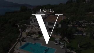 Scarlett and Honour get naughty poolside service in HD