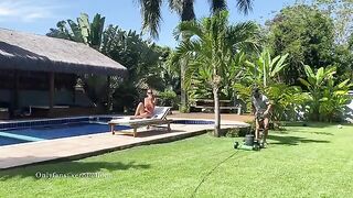 The gardener is lazy, but has passion for the owner of the house