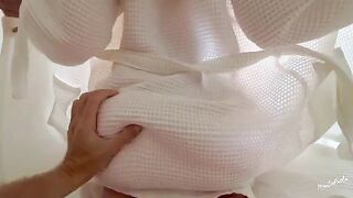 My stepsister shakes her ass to seduce her stepbrother and get fucked hard