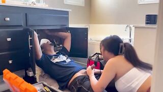 The Asian girl got fucked by a repairman after she sucked his cock