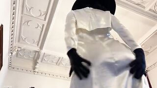The tallest woman in the world has sex with a man - Lady Dimitrescu