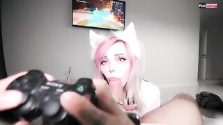 The pretty babe gets fucked while I play Genshin Impact