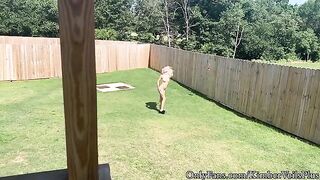 A girl got her pussy wet in the backyard and on the porch