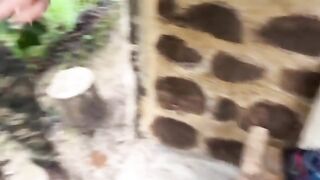 Girl was fucked in the jungle and caught, shocking!