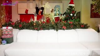 A Merry Christmas treat from the stunning Sia Siberia