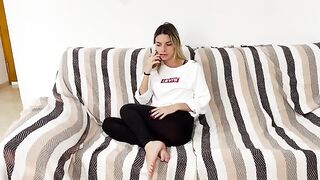 Biondina bored calls her friend to lick and get fucked, exclusive Italian action