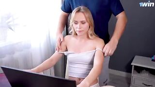 The massage for my stepsister streamer ended with me fucking her