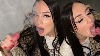 Babe fucks with a guy in the car and cums on her face