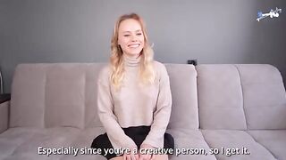 A blonde girl with big ass fucks on her casting