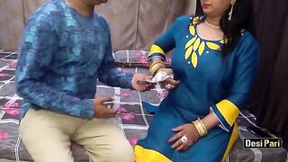 Desi Pari Aunty getting banged for money with clear Hindi audio action