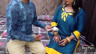 Desi Pari Aunty getting banged for money with clear Hindi audio action