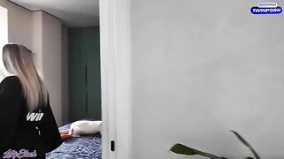 Handyman gets fucked by hot mom with big ass