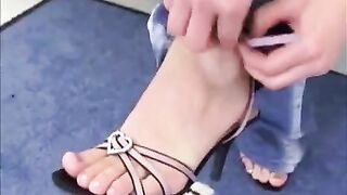 A juicy girl made a blowjob and had sex, showcasing her skills
