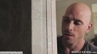 The pretty girl was fucked by a rude guy in the bedroom on TK Tube