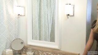 The husband fucked his wife in the bathroom with intense passion