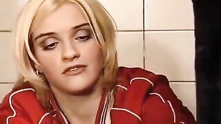 A girl had sex accidentally in the toilet washer