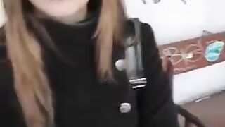 A girl is not shy to do a blowjob in public places