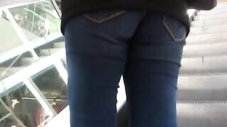 A girl with such a sexy body gets fucked perfectly well in this video