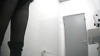 A secret room in the parachute, it's a peeping dream come true!