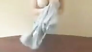 A chick with big milking teaches the master class